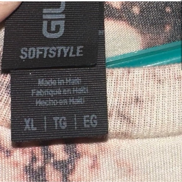 American Woman Graphic Tee - Picture 3 of 4